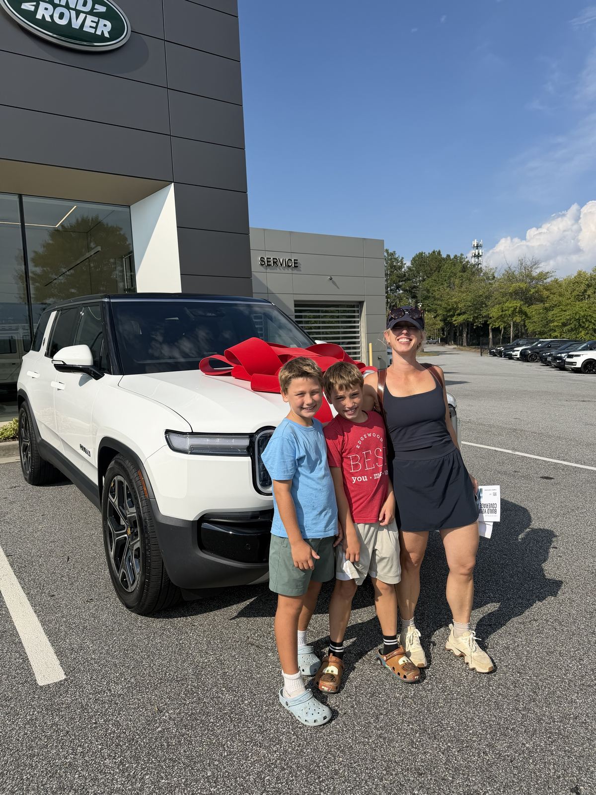 Rivian R1S delivery